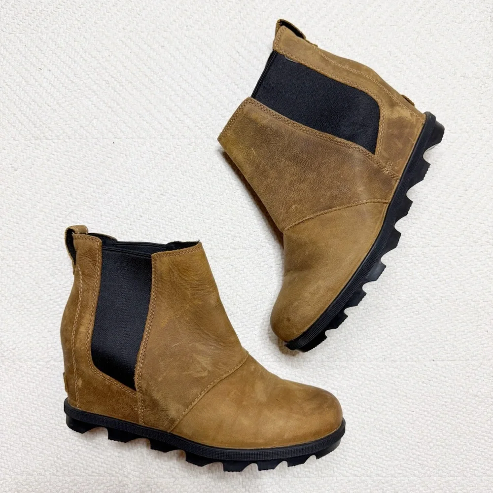SOREL brown leather Joan of Arctic Wedge II Chelsea boots SIZE 10